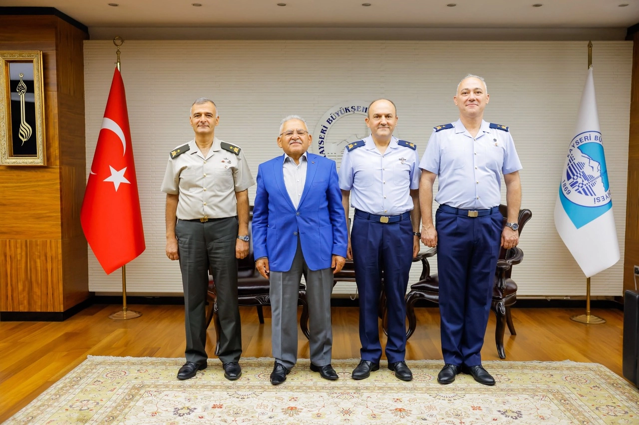 Başkan Büyükkılıç’tan Komutanlara Veda Ziyareti