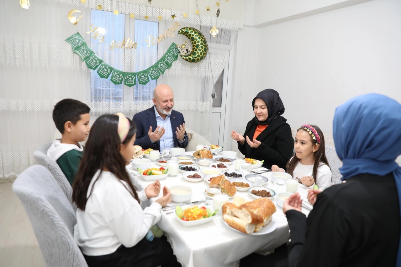 Başkan Çolakbayrakdar, Özsoy Ailesi’nde İftar