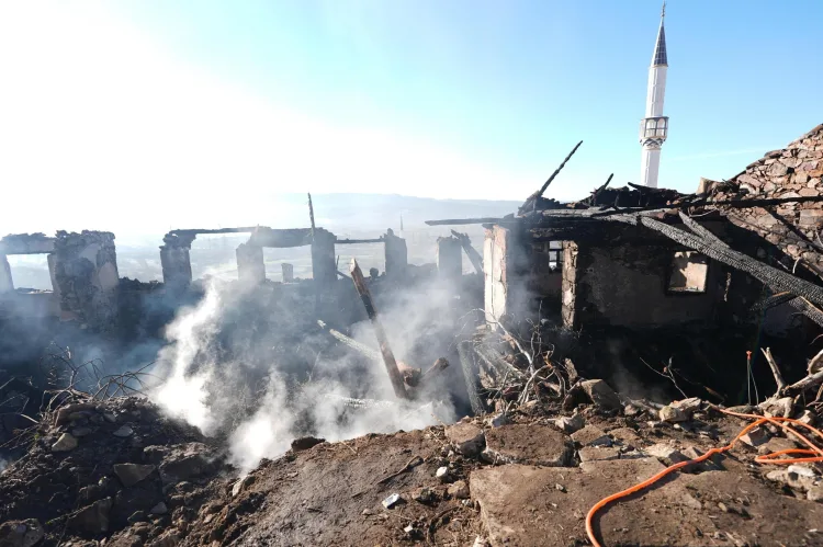Başkan Dutlulu, Yangın Mağdurlarına Destek Verdi