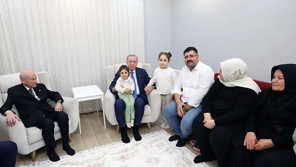 Başkan Erdoğan Depremzedeleri Ziyaret Etti