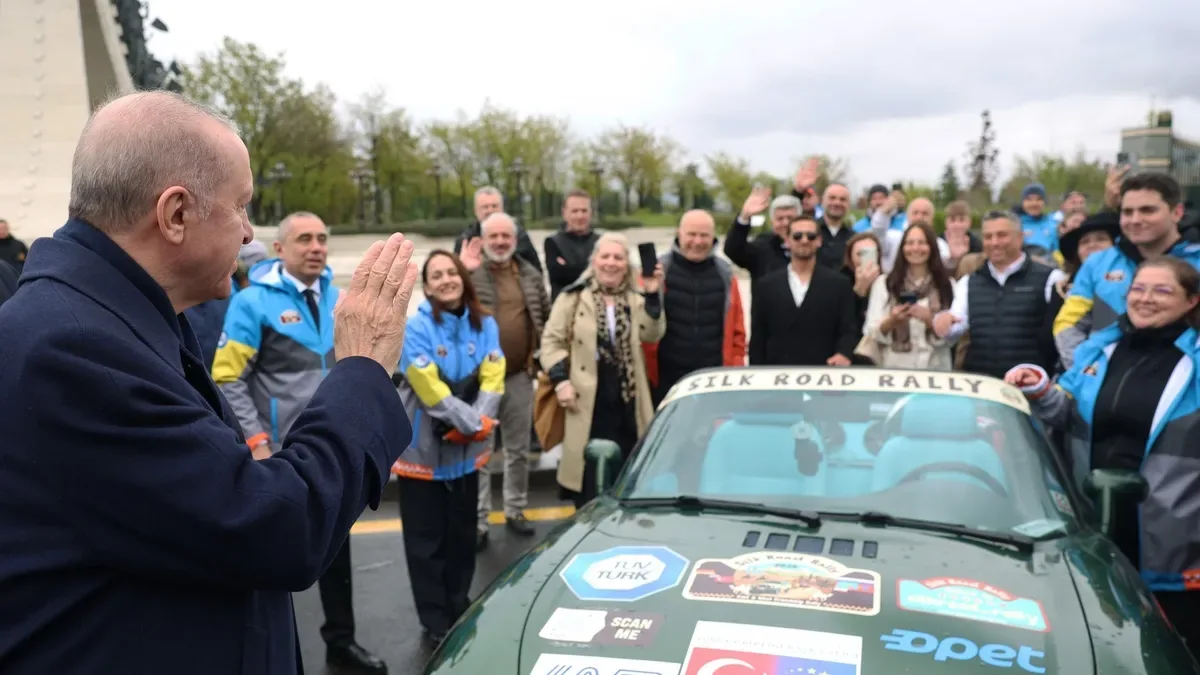 Başkan Erdoğan İpek Yolu Rallisi’ni Uğurladı