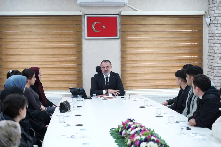 Başkan Erol’dan Gençlere KPSS Desteği