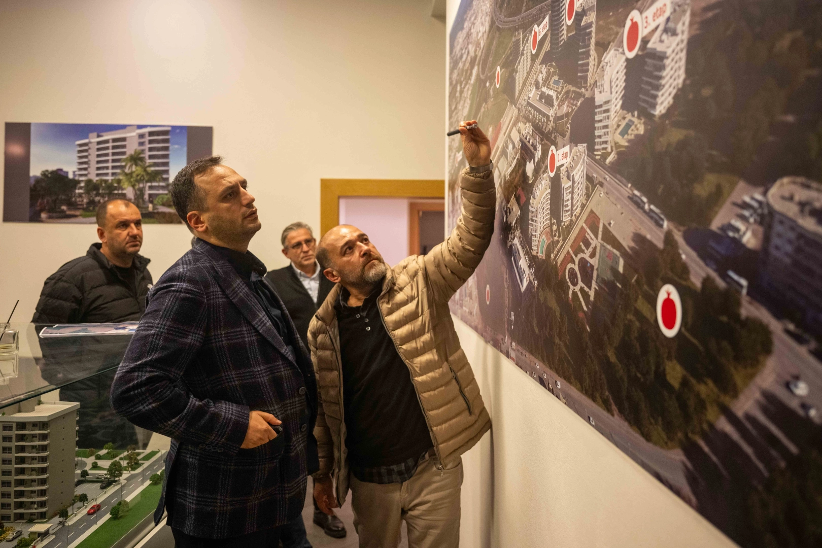 Başkan Eşki, Karacaoğlan’da Gece Mesaisi Yaptı