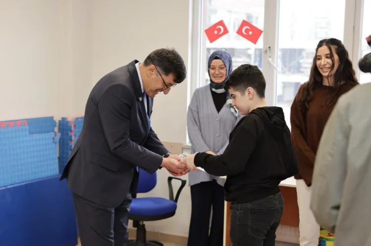 Başkan Kahveci’den Otizm İçin Farkındalık Mesajı