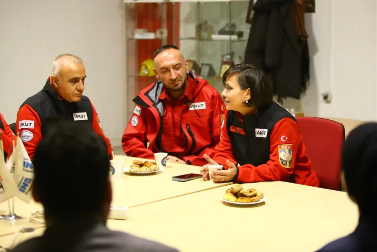 Başkan Kınay AKUT Yerleşkesini Ziyaret Ediyor