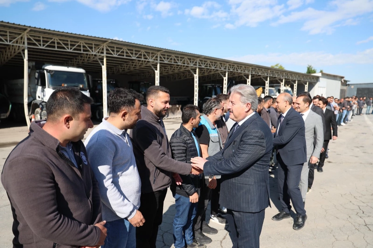 Başkan Palancıoğlu’ndan Personeline Bayram Ziyareti