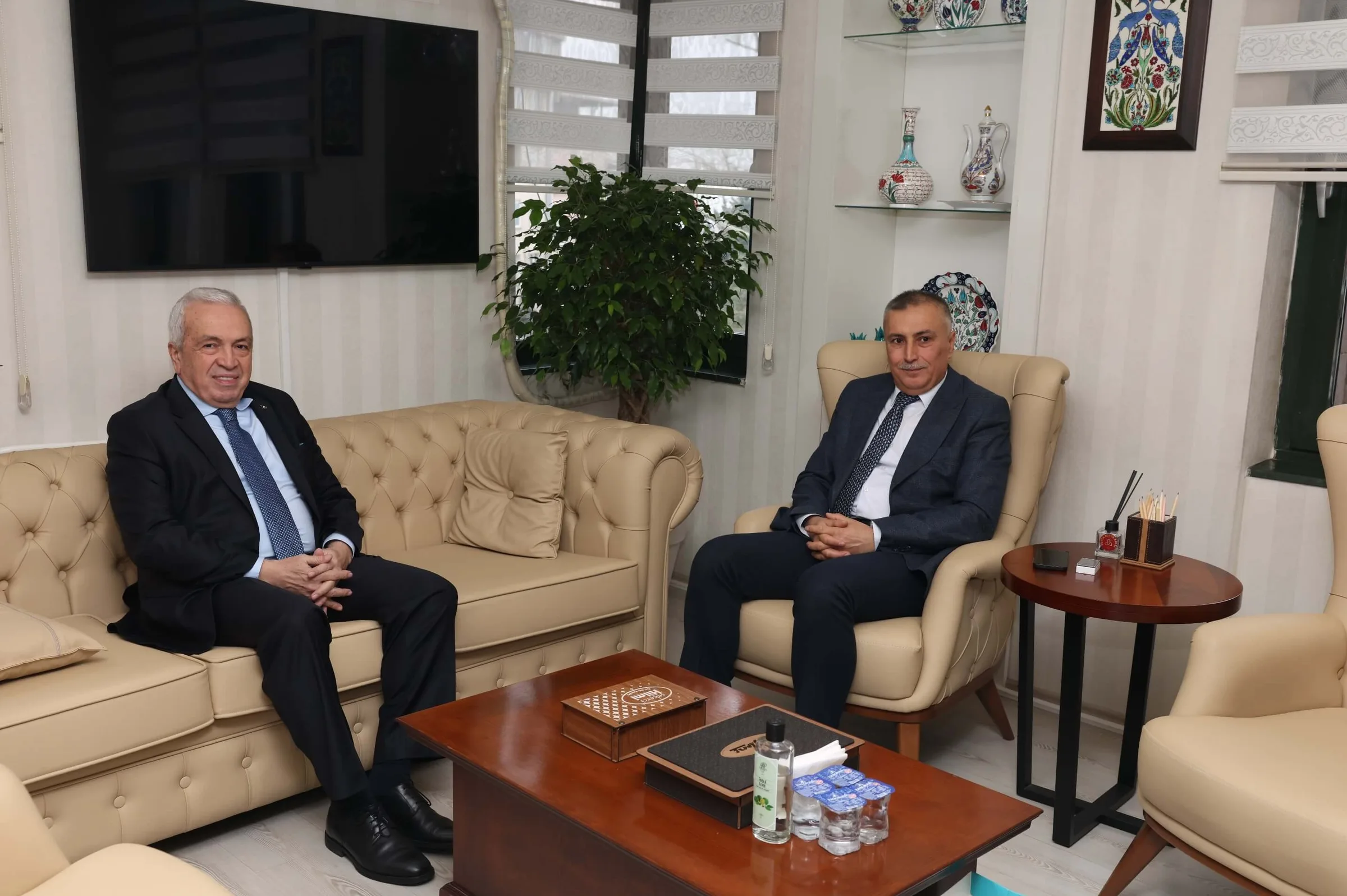 Başkan Şadi Özdemir’den İl Milli Eğitim Müdürü Gürhan Çokgezer’e ziyaret