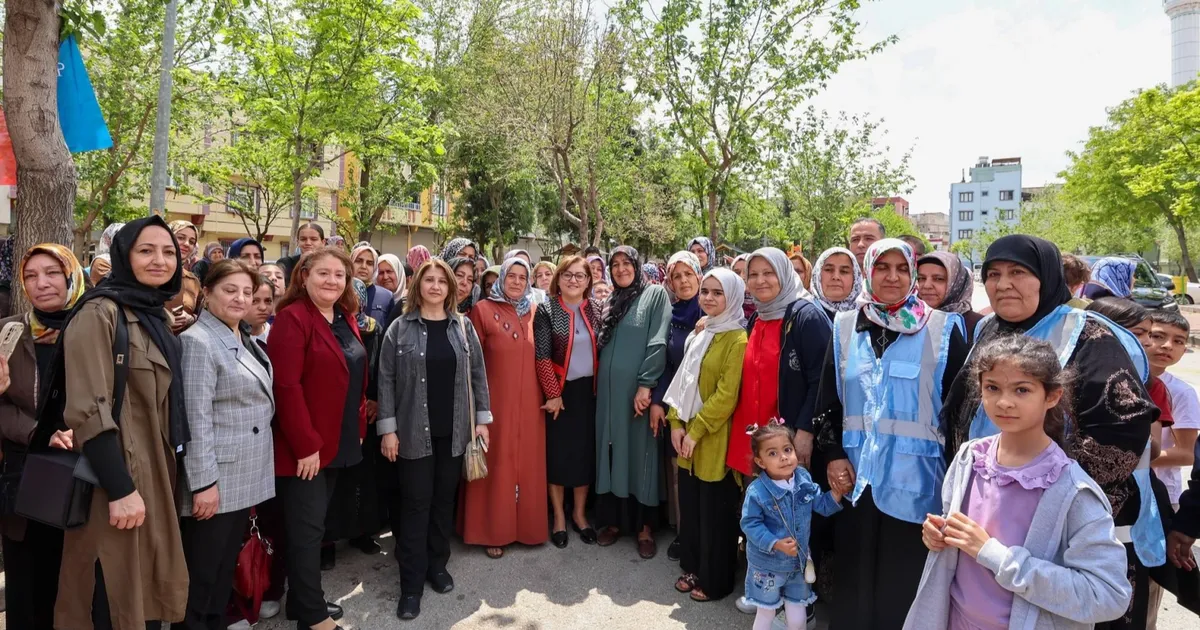 Başkan Şahin, Mahallede Bayram Coşkusu Yaşattı