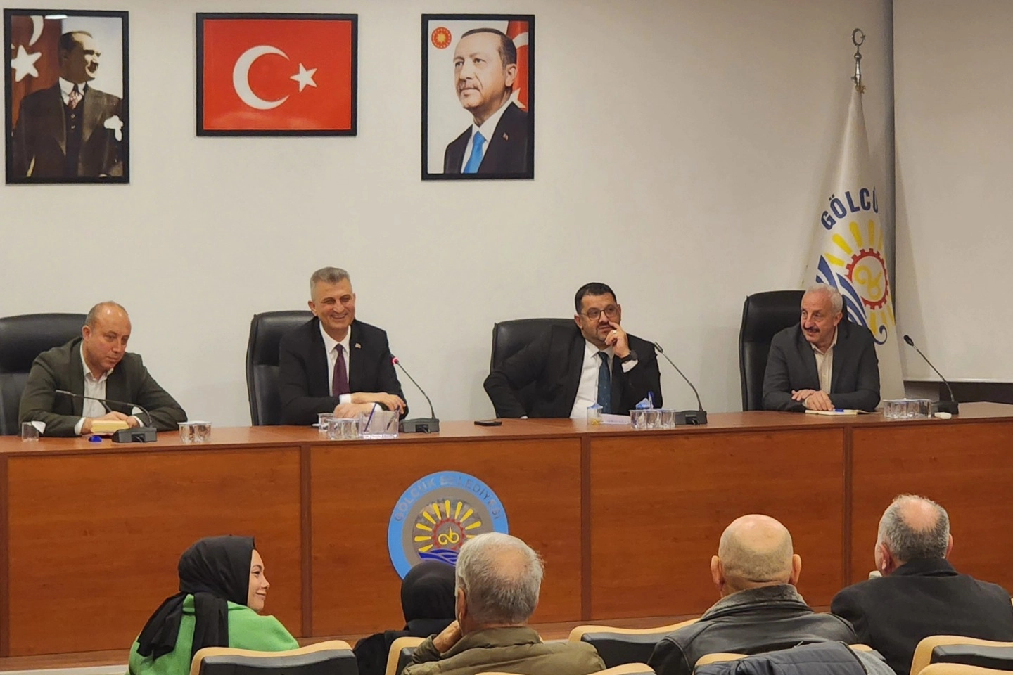 Başkan Sezer, Muhtarlarla Talepleri Görüştü