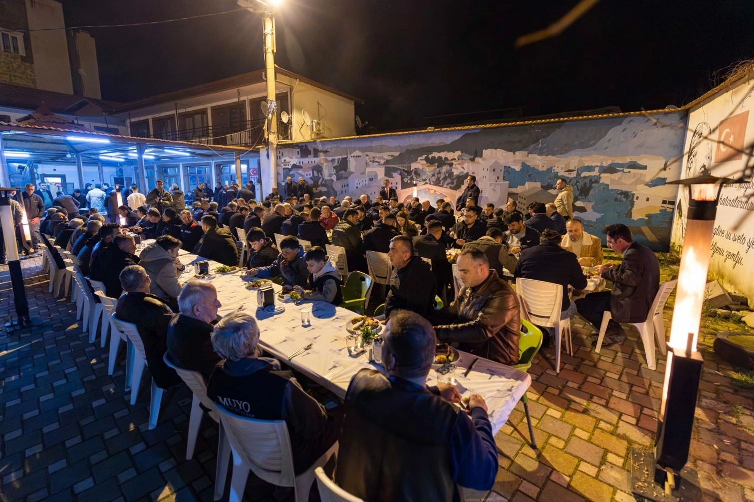 Başkan Tugay, Kemalpaşa’da Sahur Sofrası Kurdu