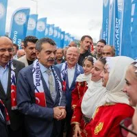 1785389160<em>834</em>Baskan-Vekili-Biba-Bursa-ve-Erzurum-iki-manevi-kaledir.jpg