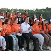 1783510882<em>671</em>Baskan-Vekili-Biba-Bursali-gencler-cok-sansli.jpeg