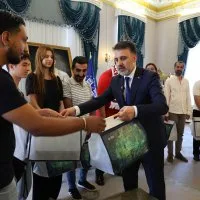 Baskan-Vekili-Biba-sampiyon-marsin-bestecilerini-agirladi.jpeg