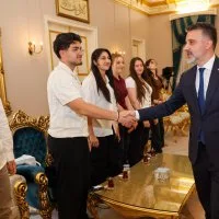 1781276719<em>319</em>Baskan-Vekili-Biba-sampiyon-marsin-bestecilerini-agirladi.jpeg