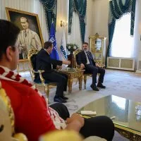 1781276722<em>543</em>Baskan-Vekili-Biba-sampiyon-marsin-bestecilerini-agirladi.jpeg