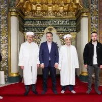 Başkan Vekili Şahin Biba, bayram sabahı öğrencilerle buluştu Başkan Vekili Şahin Biba, bayram sabahı öğrencilerle buluştu