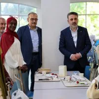 Başkan Vekili Şahin Biba, bayram sabahı öğrencilerle buluştu Başkan Vekili Şahin Biba, bayram sabahı öğrencilerle buluştu