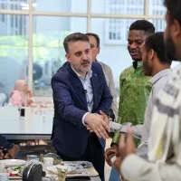 Başkan Vekili Şahin Biba, bayram sabahı öğrencilerle buluştu Başkan Vekili Şahin Biba, bayram sabahı öğrencilerle buluştu