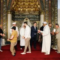 Başkan Vekili Şahin Biba, bayram sabahı öğrencilerle buluştu Başkan Vekili Şahin Biba, bayram sabahı öğrencilerle buluştu