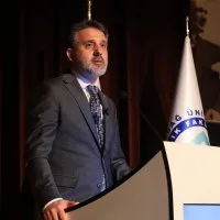 1783411826<em>799</em>Baskan-Vekili-Sahin-Bibadan-genc-mimarlara-tavsiye-En-buyuk-basariniz.jpeg
