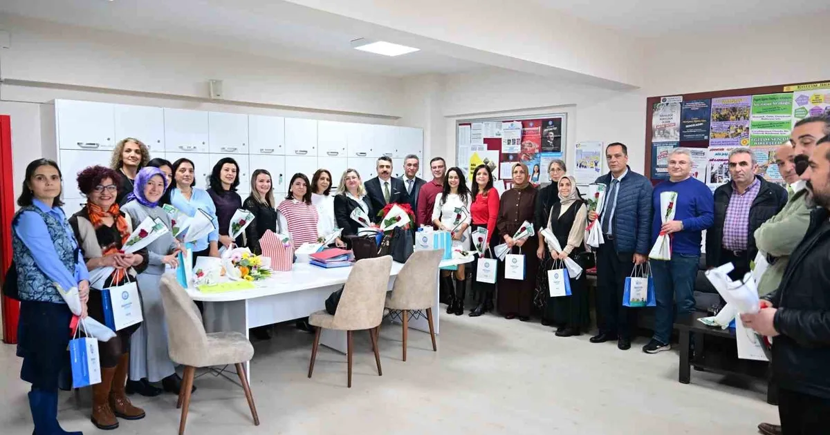 Başkan Yılmaz’dan Öğretmenler Günü’nde Sürpriz