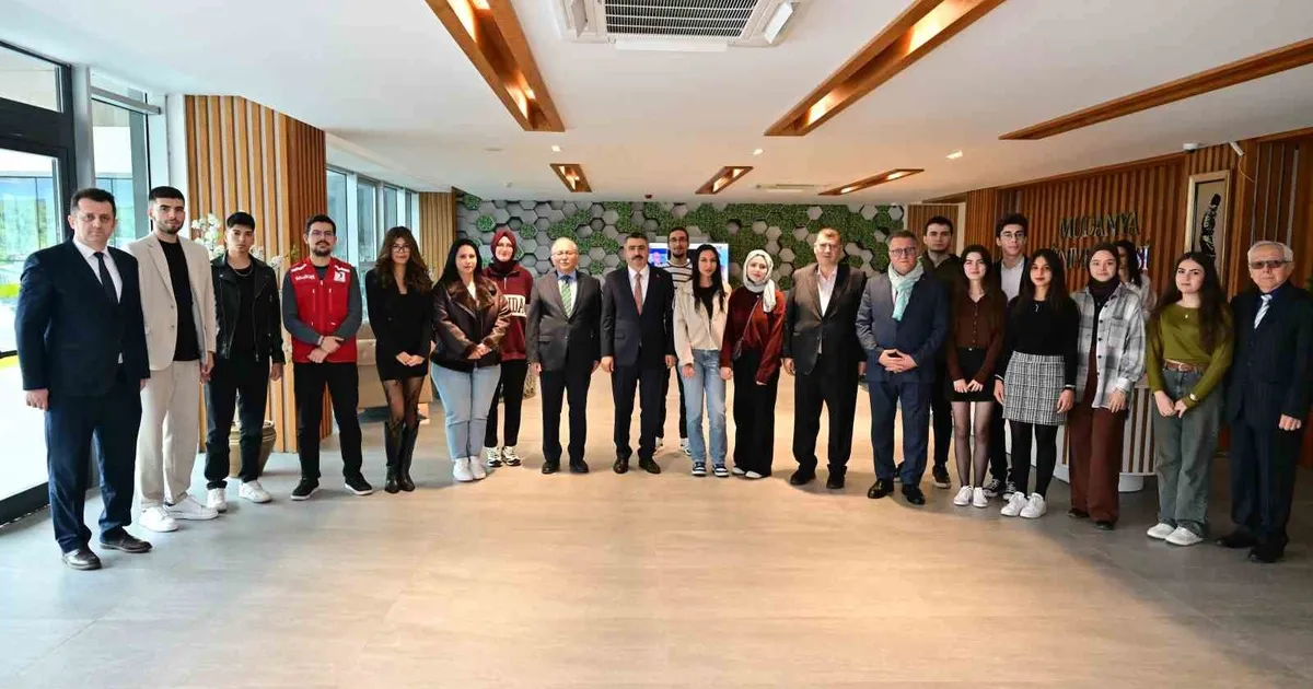 Başkan Yılmaz, Gençlerle Tecrübelerini Paylaştı