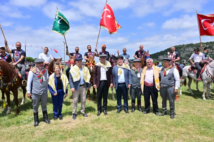 Başkan Zeyrek, Yörük Kültürü Şöleni’nde Coştu!