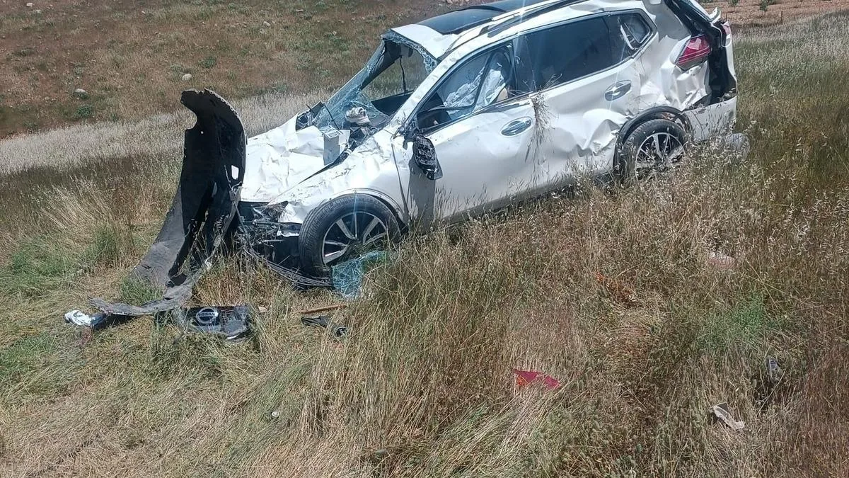 Batman’da Otomobil Şarampole Devrildi: 2 Yaralı