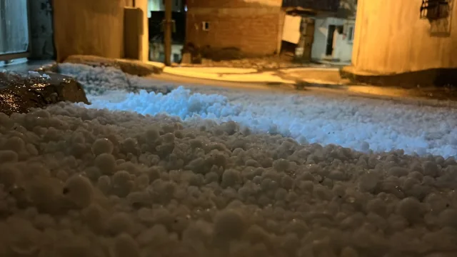 Bayburt’ta 10 Dakikalık Dolu Yağışı Şehirde Etkili Oldu