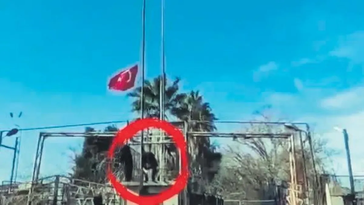 Bayrağımıza Saldırı: 14 Kişi Gözaltında!