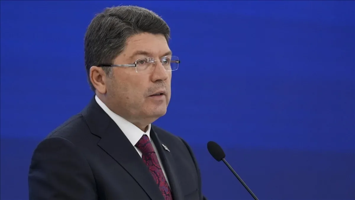 Bayrak Provokasyonunda 14 Kişi Gözaltına Alındı