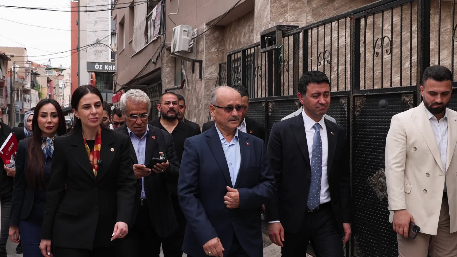 Bayraklı’da Esnafın Sesi: Ekonomik Kriz ve Umut