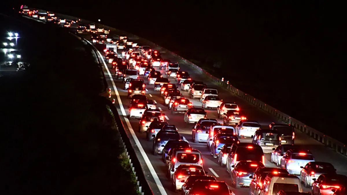 Bayram Dönüşü: Trafik Yoğunluğu Durma Noktasında!