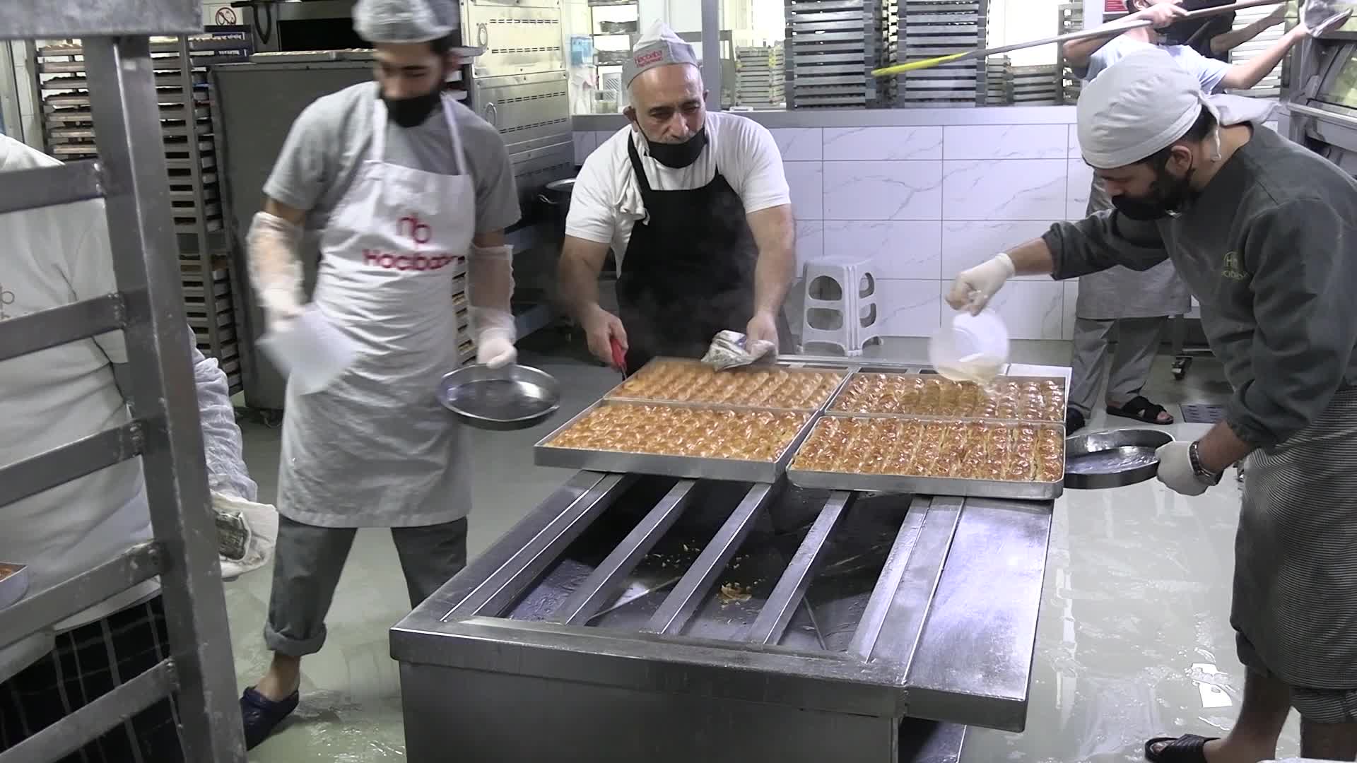 Bayram Öncesi Diyarbakır’da Tatlı Üretimi Patladı!