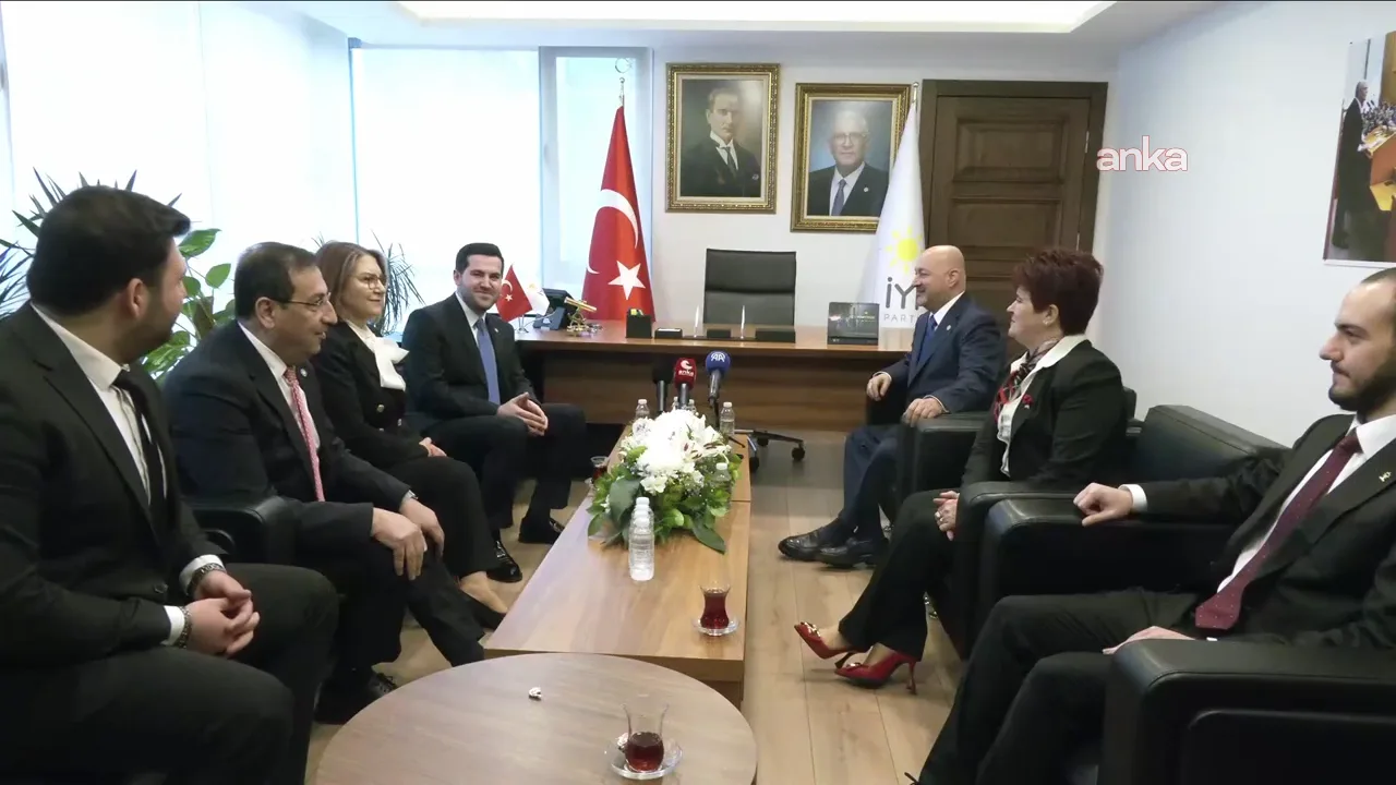 Bayramda Siyasi Birlik Mesajı: Hizmet Vurgusu