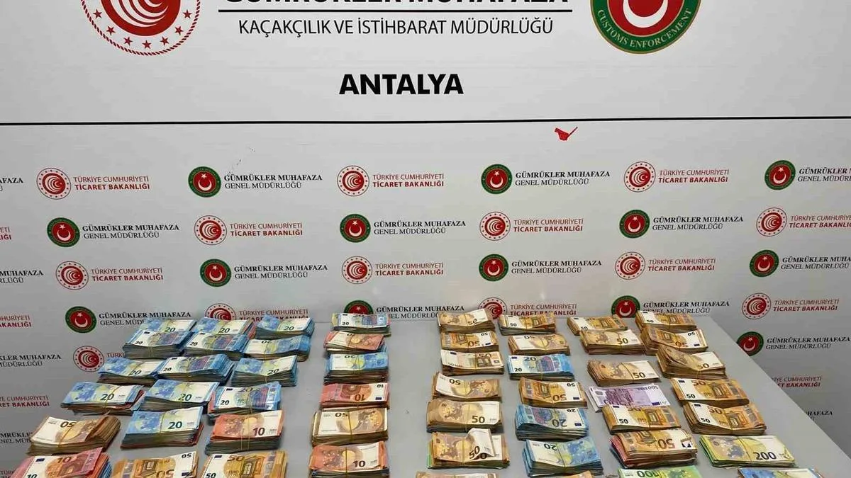 Bebek Bezlerinde 20 Milyon Liralık Nakit Ele Geçirildi!