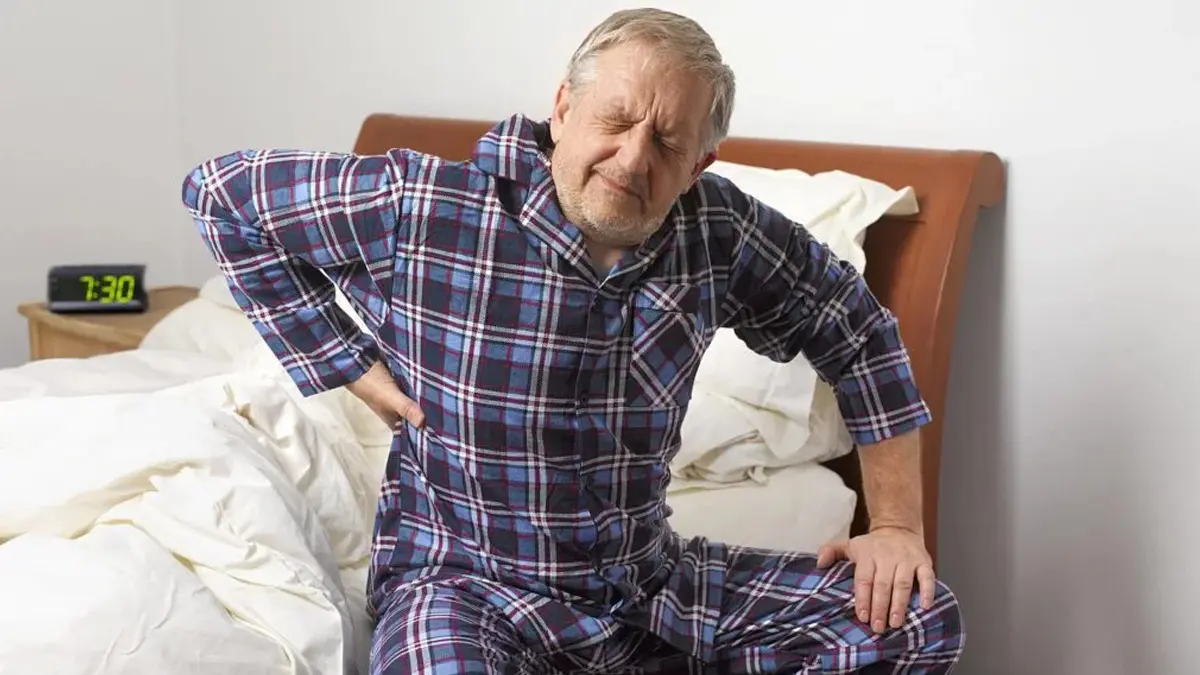 Yürürken artan, dinlenince geçen ağrıya dikkat! 60 yaş üzerindeki her 3 kişiden birinde görülen bel daralması hakkında uzmanlar uyarıyor 2