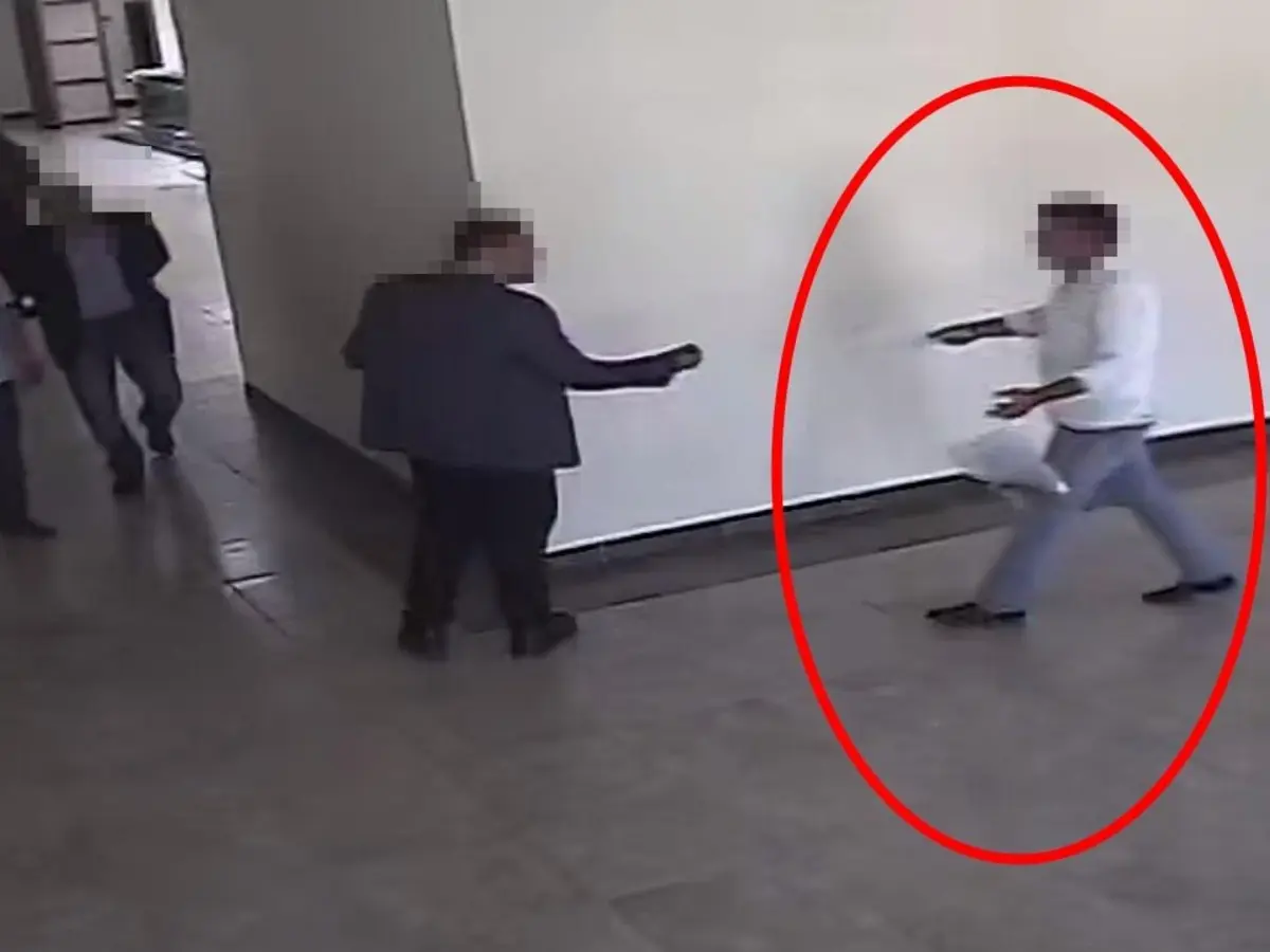 Sivrihisar Belediye Başkanı Habil Dökmeci’ye yumruklu saldırı! 3