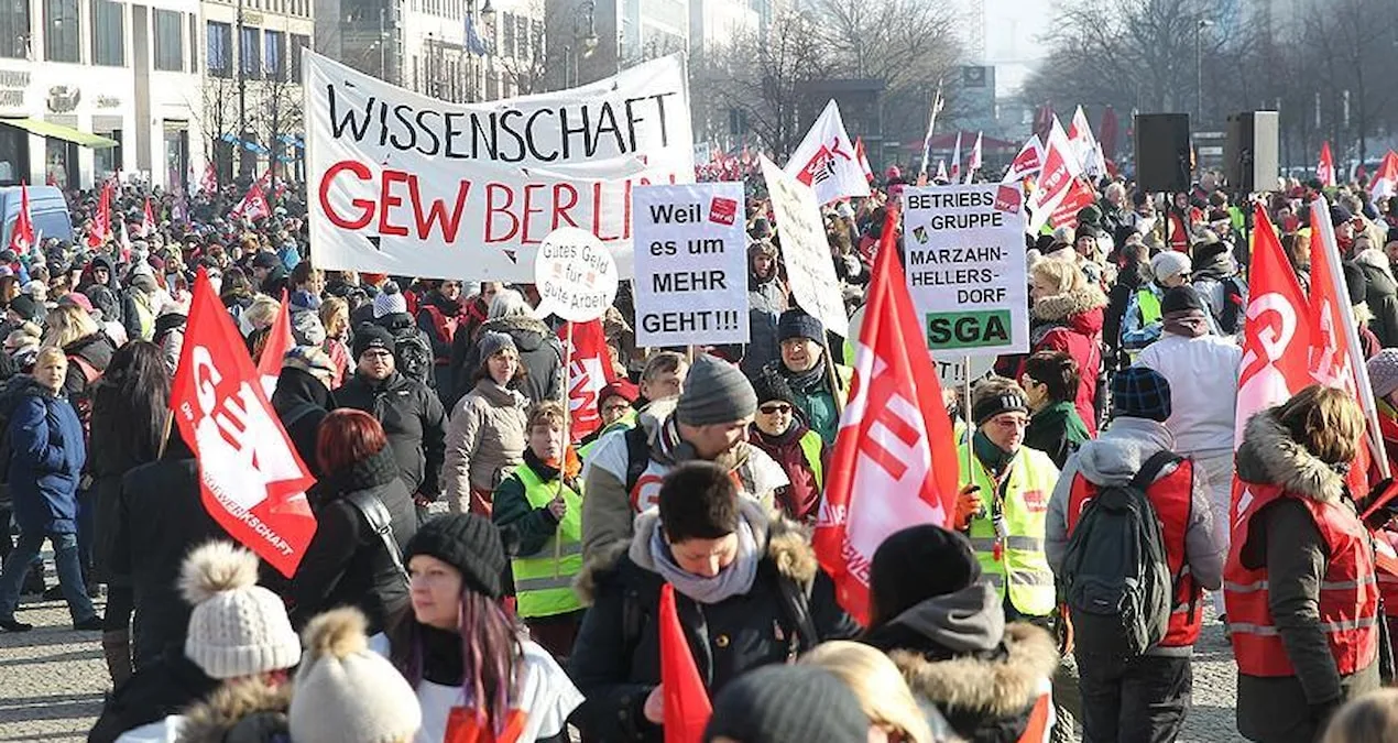 Berlin’de Kamu Çalışanlarından Uyarı Grevi!