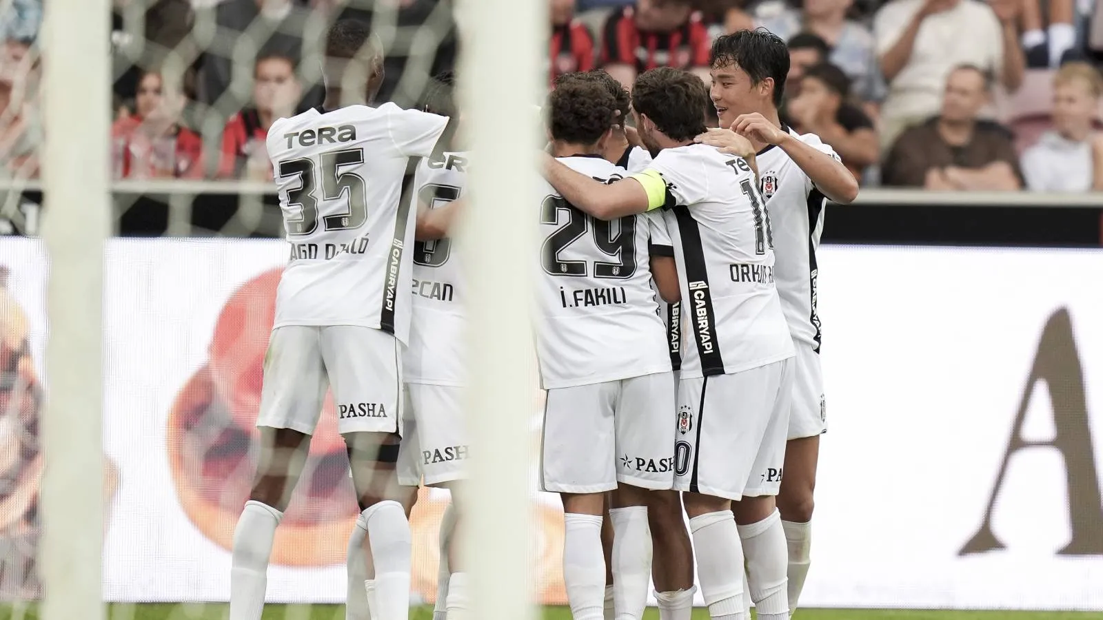 Beşiktaş, Avrupa’da 100. Galibiyet Peşinde!
