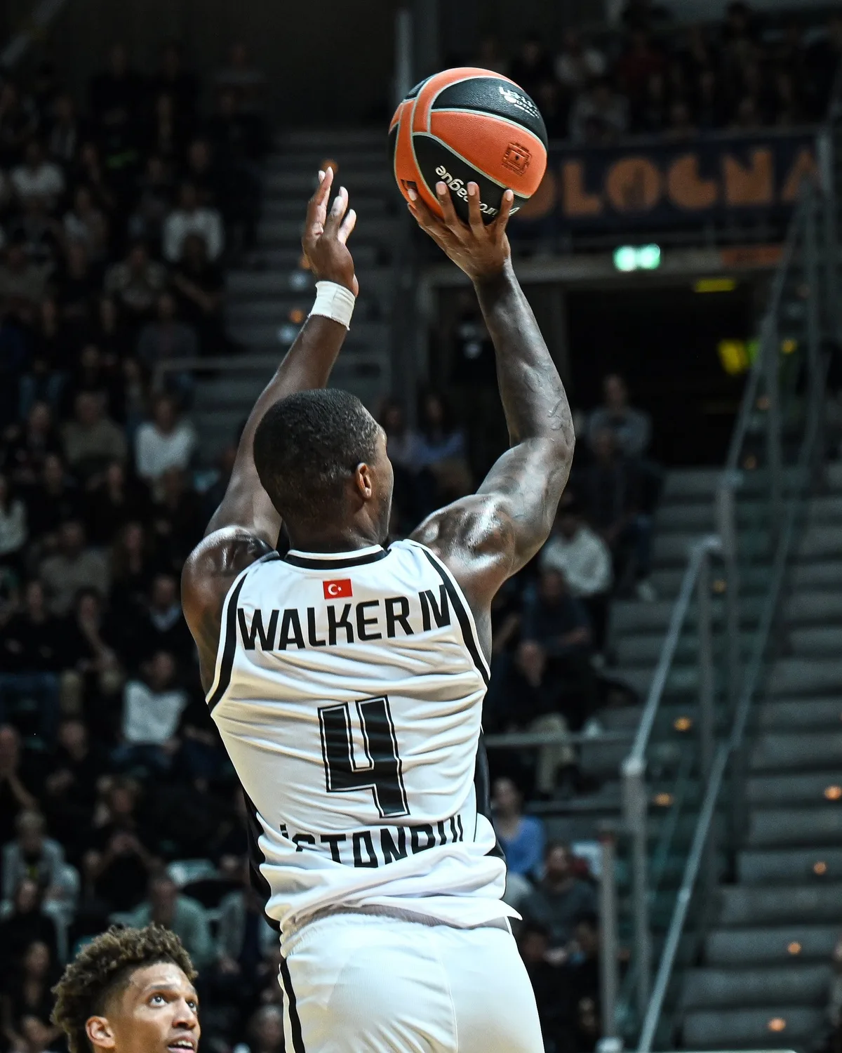 Beşiktaş, Euroleague'de Virtus Bologna'yı 103-101 yendi