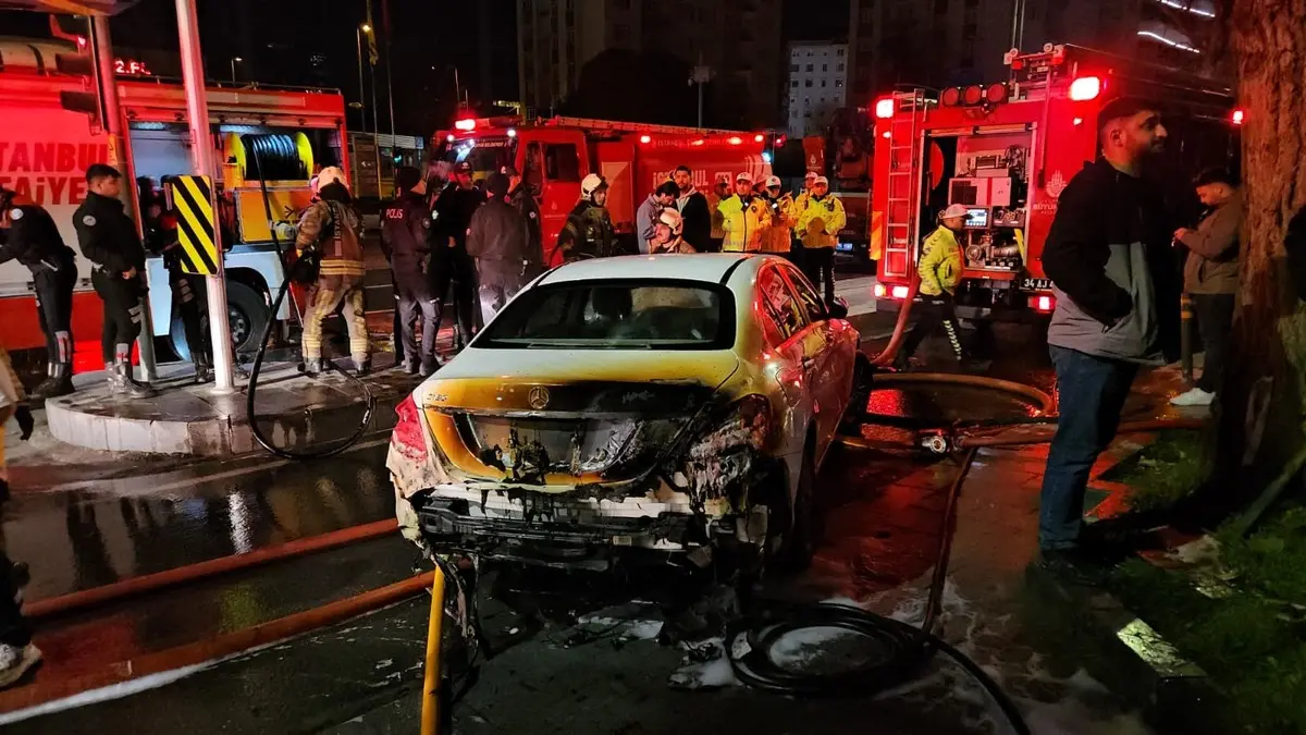 Bir araçta başlayan yangın 14 araca sıçradı! 100 milyon TL lik hasar 5