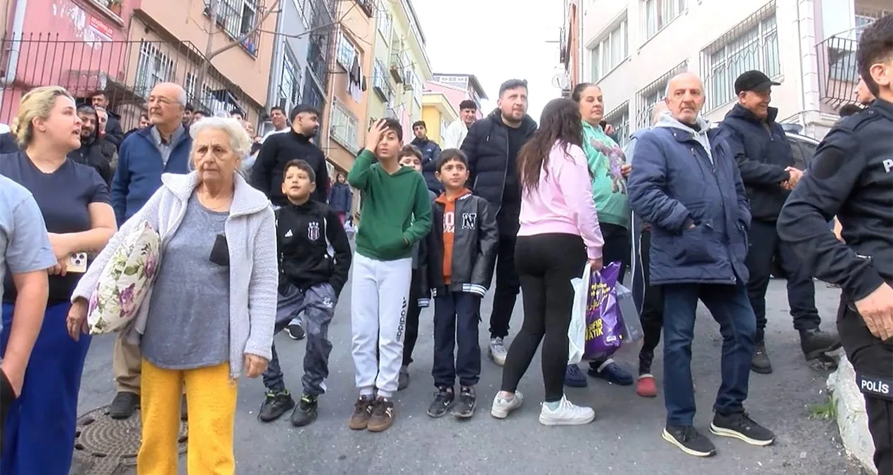 Beyoğlu’nda Gecekondu Yangını: İki Kişi Kurtuldu!