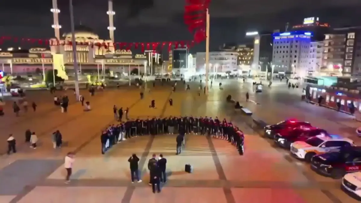 Beyoğlu nda gece kulüplerine operasyon! 20 işletme kapatıldı 4