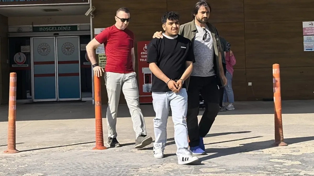 Bıçaklı Kavga: Arkadaşını Yaralayıp Kaçtı!