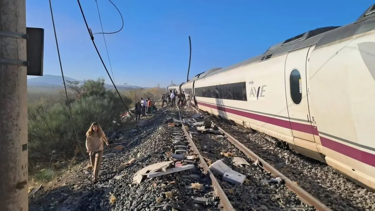 Bilanço ağırlaşıyor! İspanya’daki tren faciasında can kaybı 74’e yükseldi 1