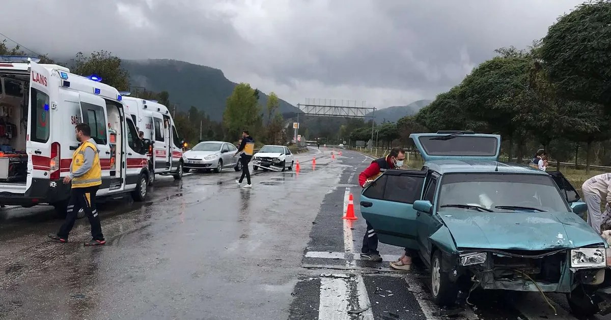 Bilecik’te İki Kaza: 5 Yaralı, Trafik Alarmı!