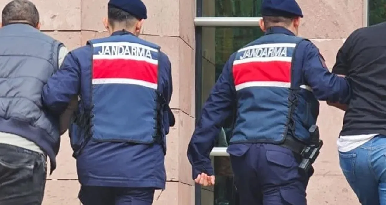 Bilecik'te kaçak kazı operasyonu: 12 kişi suçüstü yakalandı