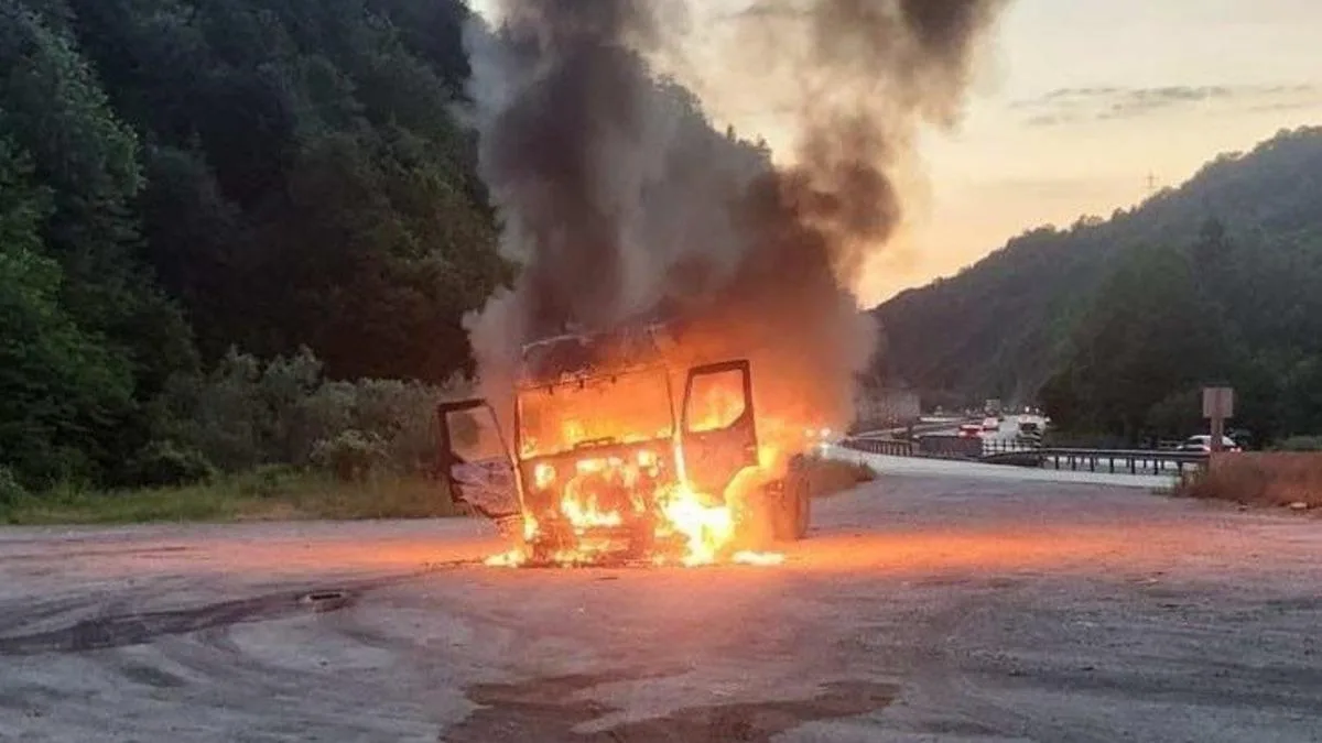 Bilecik’te Tır Alev Alev Yandı, Kullanılamaz Hale Geldi!