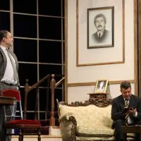 'Bir Adam Yaratmak' oyunu seyircisiyle buluştu